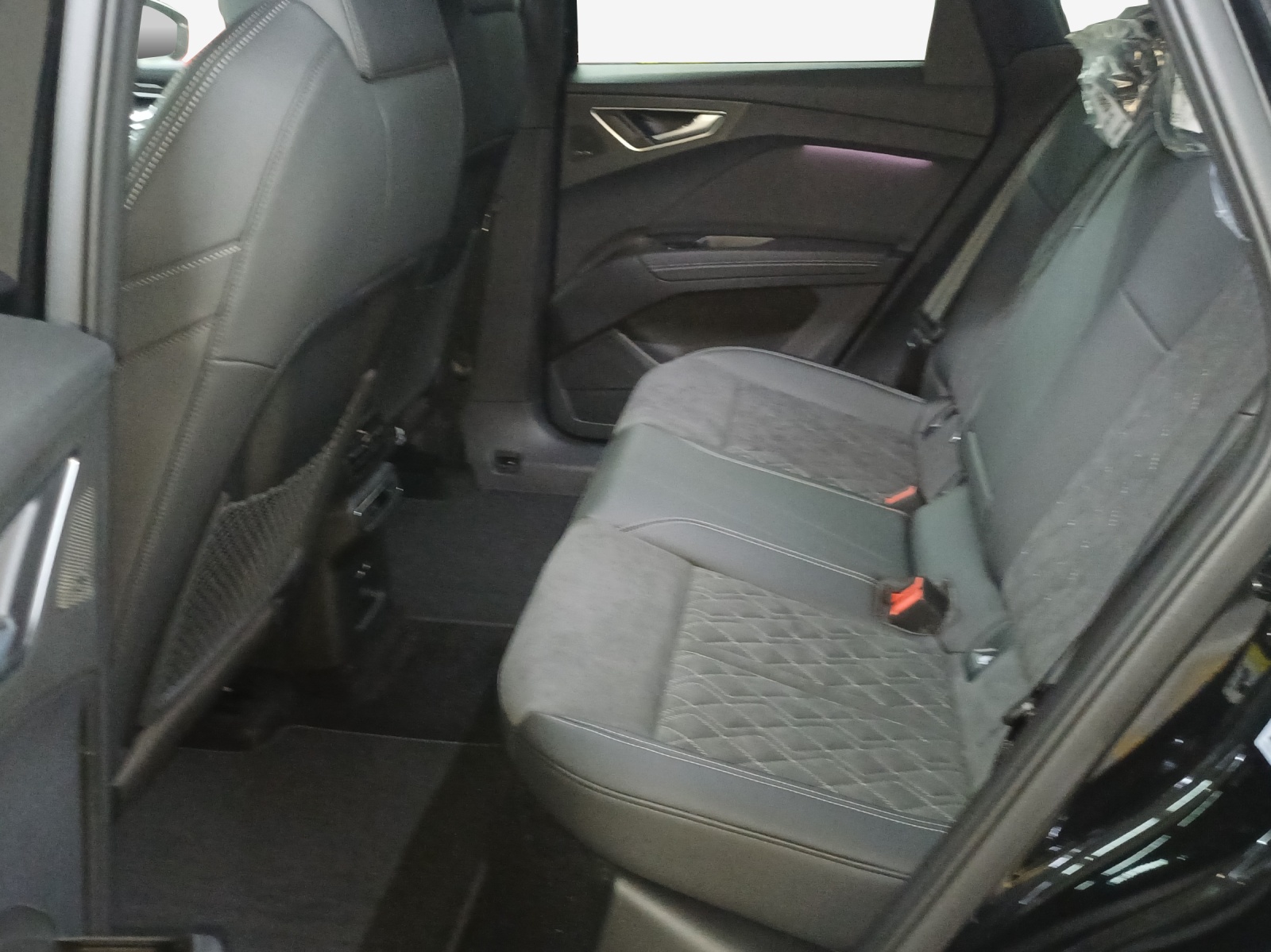 AUDI Q4 e-tron 45 quattro-image-11