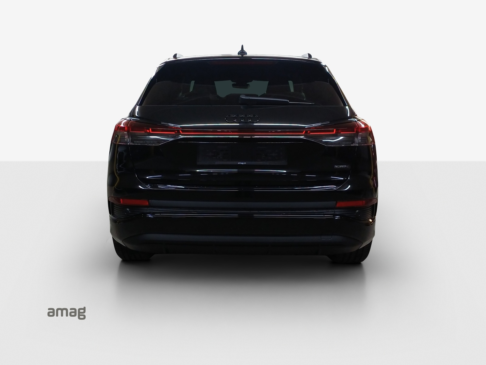 AUDI Q4 e-tron 45 quattro-image-3