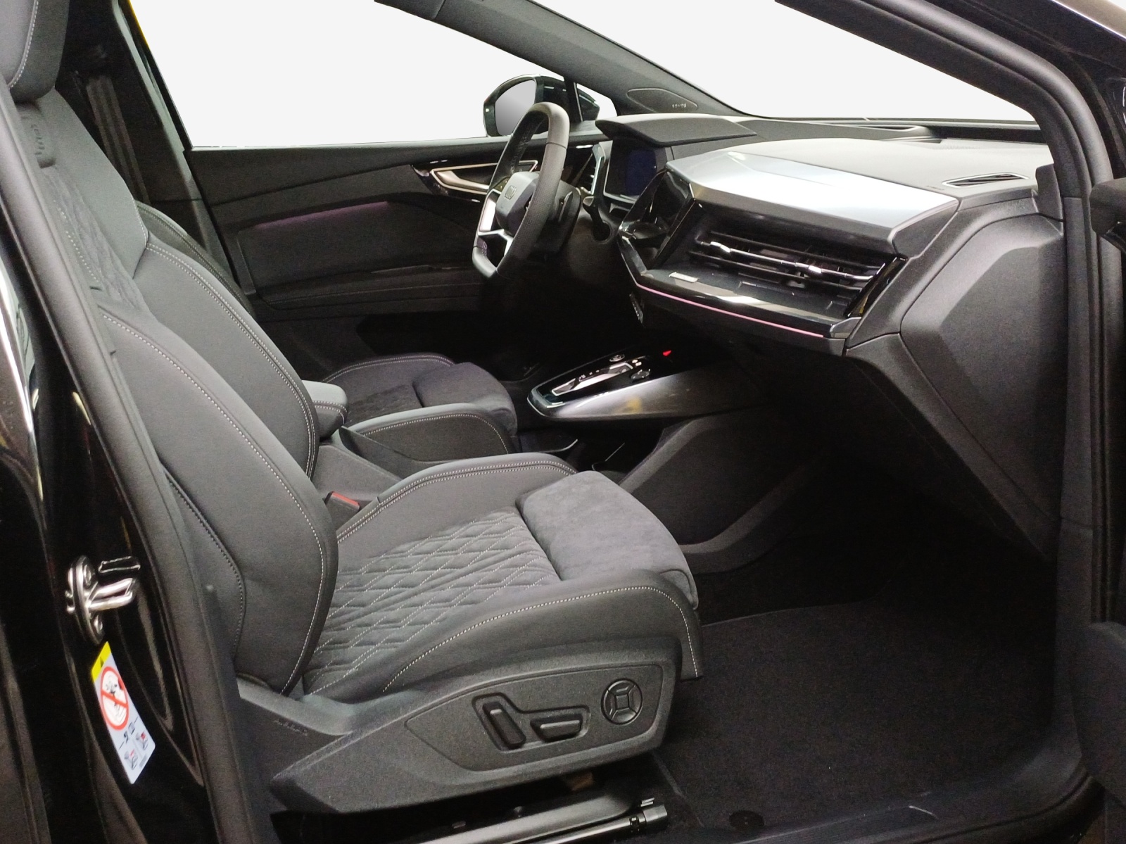 AUDI Q4 e-tron 45 quattro-image-13