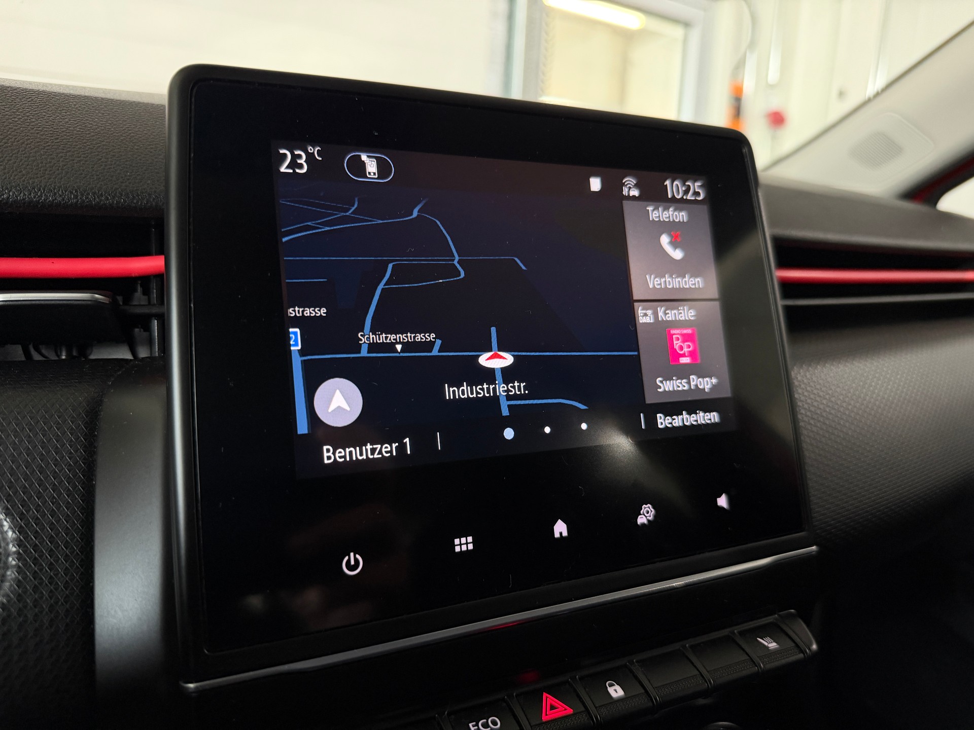 RENAULT Clio 1.6 E-Tech Business (CH)-image-9