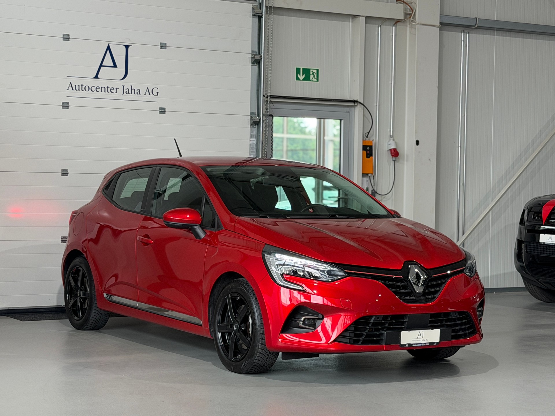 RENAULT Clio 1.6 E-Tech Business (CH)-image-4