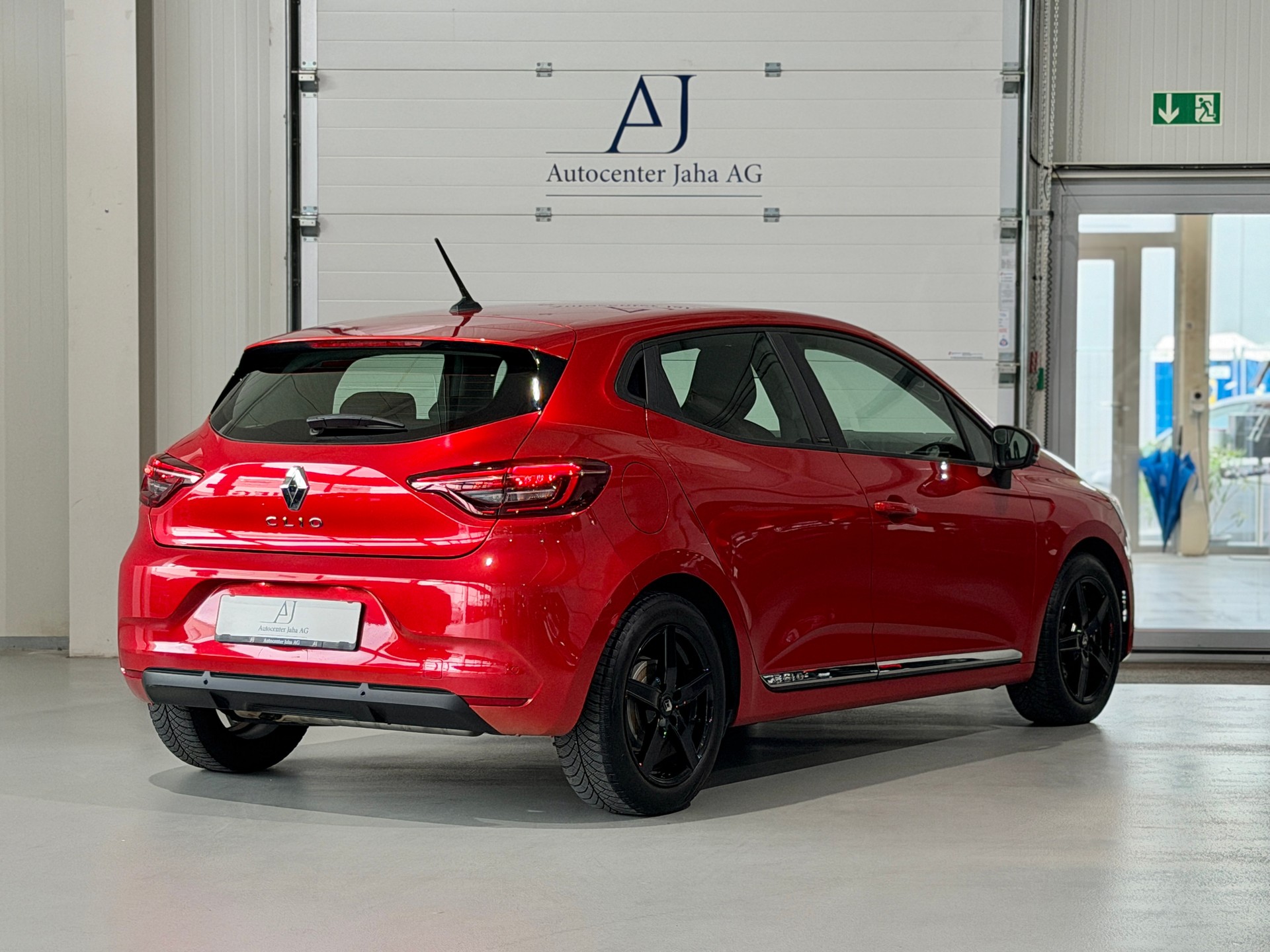 RENAULT Clio 1.6 E-Tech Business (CH)-image-6
