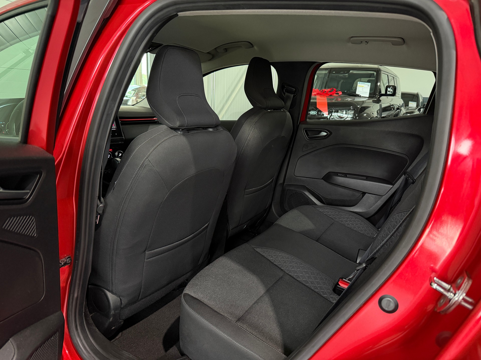 RENAULT Clio 1.6 E-Tech Business (CH)-image-14
