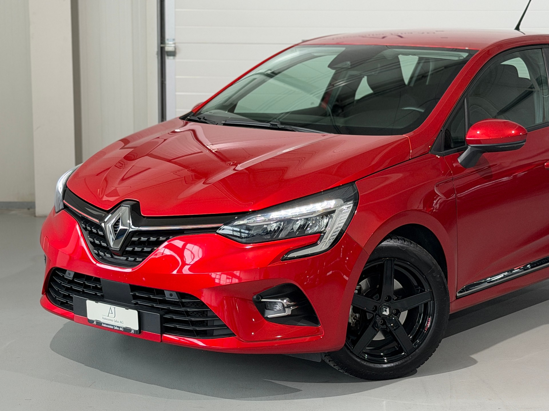 RENAULT Clio 1.6 E-Tech Business (CH)-showroom-element-1
