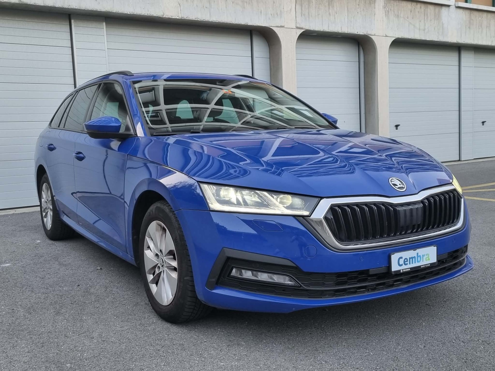SKODA Octavia Combi 2.0 TDI DSG Style-image-2