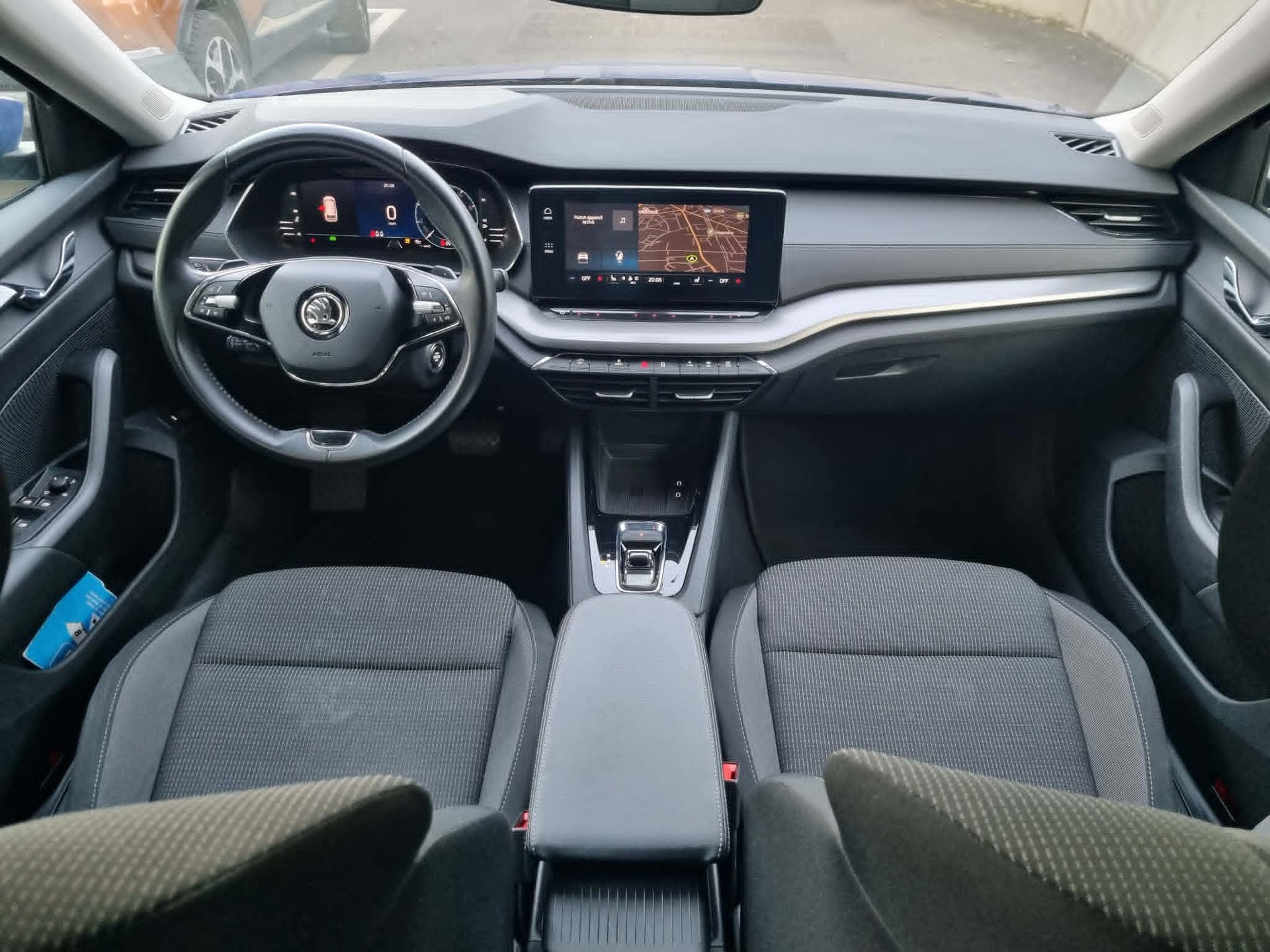 SKODA Octavia Combi 2.0 TDI DSG Style-image-7