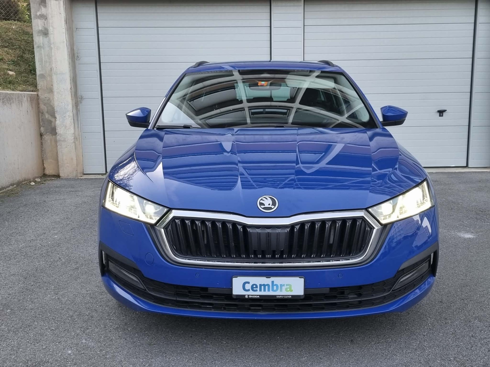 SKODA Octavia Combi 2.0 TDI DSG Style-image-1