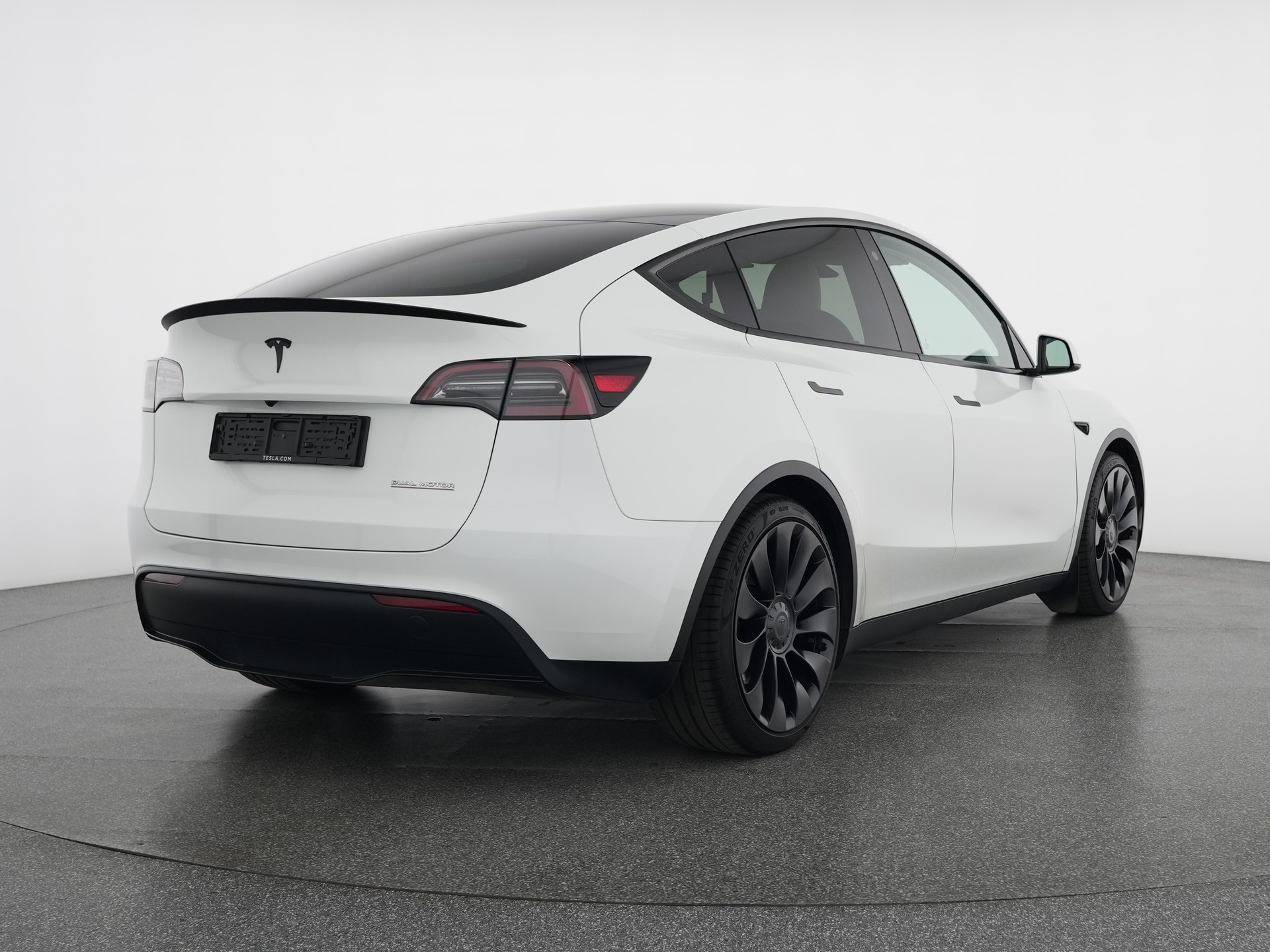 TESLA Model Y Long Range All-Wheel Drive Performance-image-3