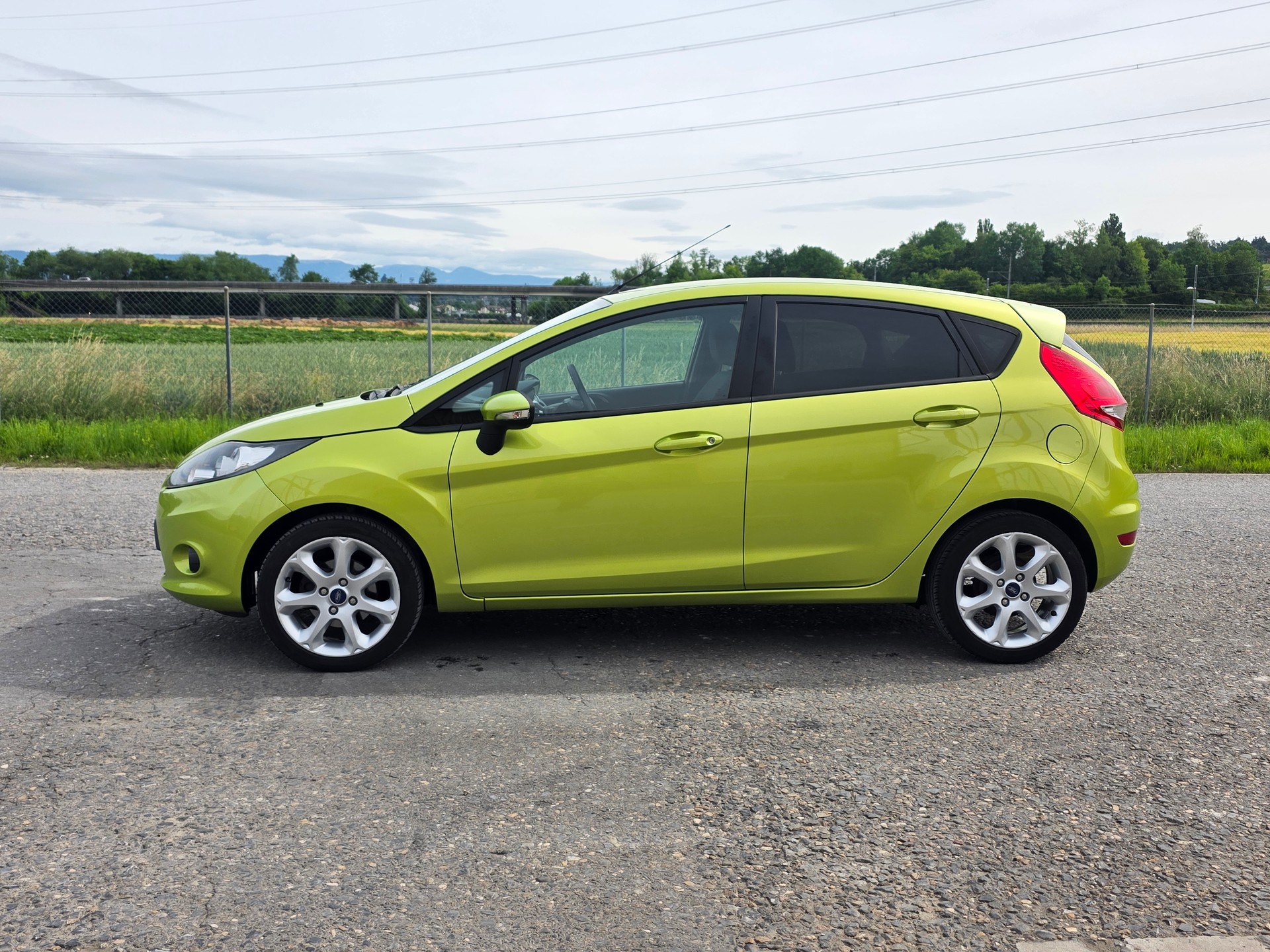 FORD Fiesta 1.4 16V Colourline / Ab Mfk 12.2025-image-2