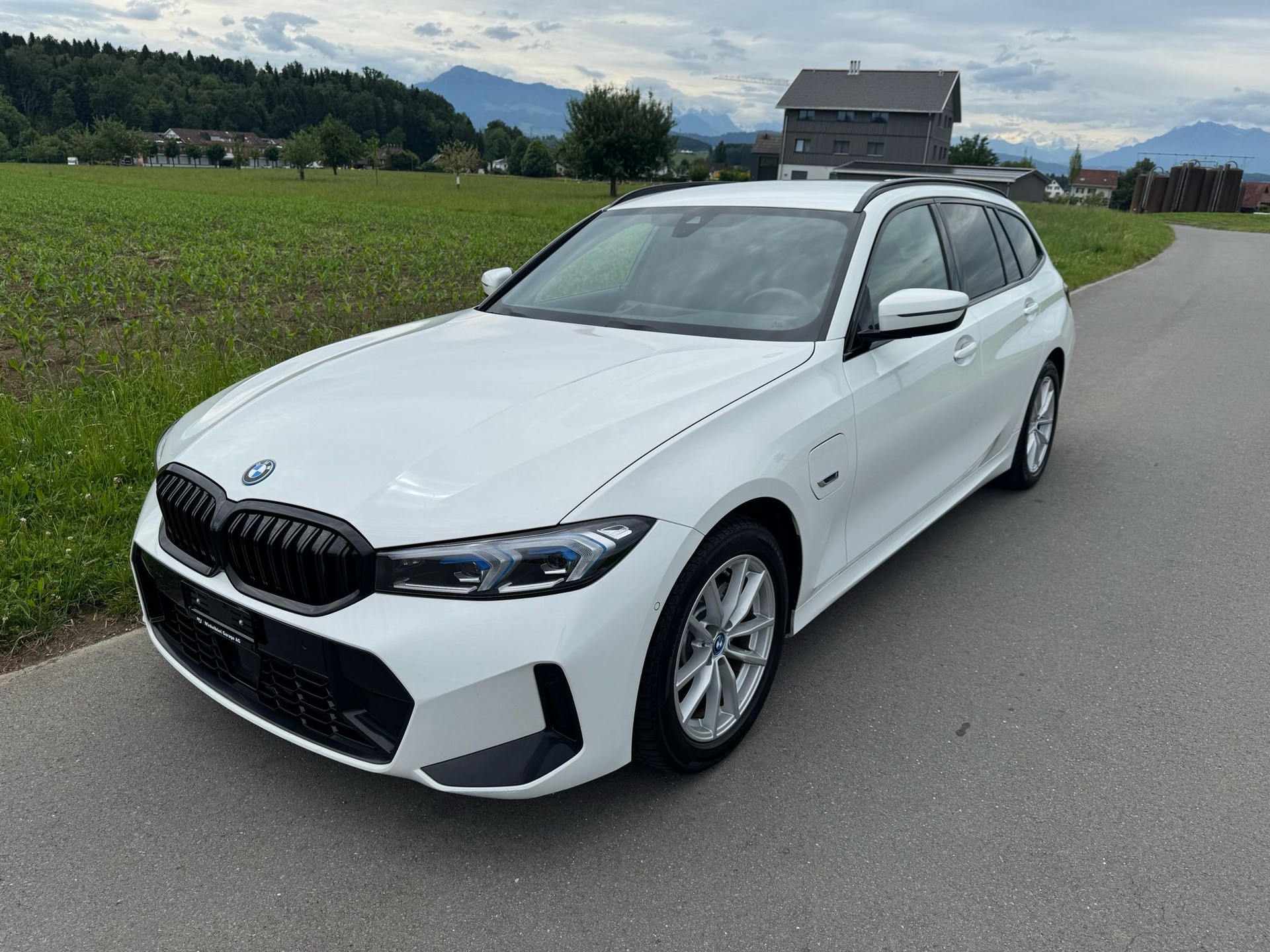 BMW 330e Steptronic M Sport Pro