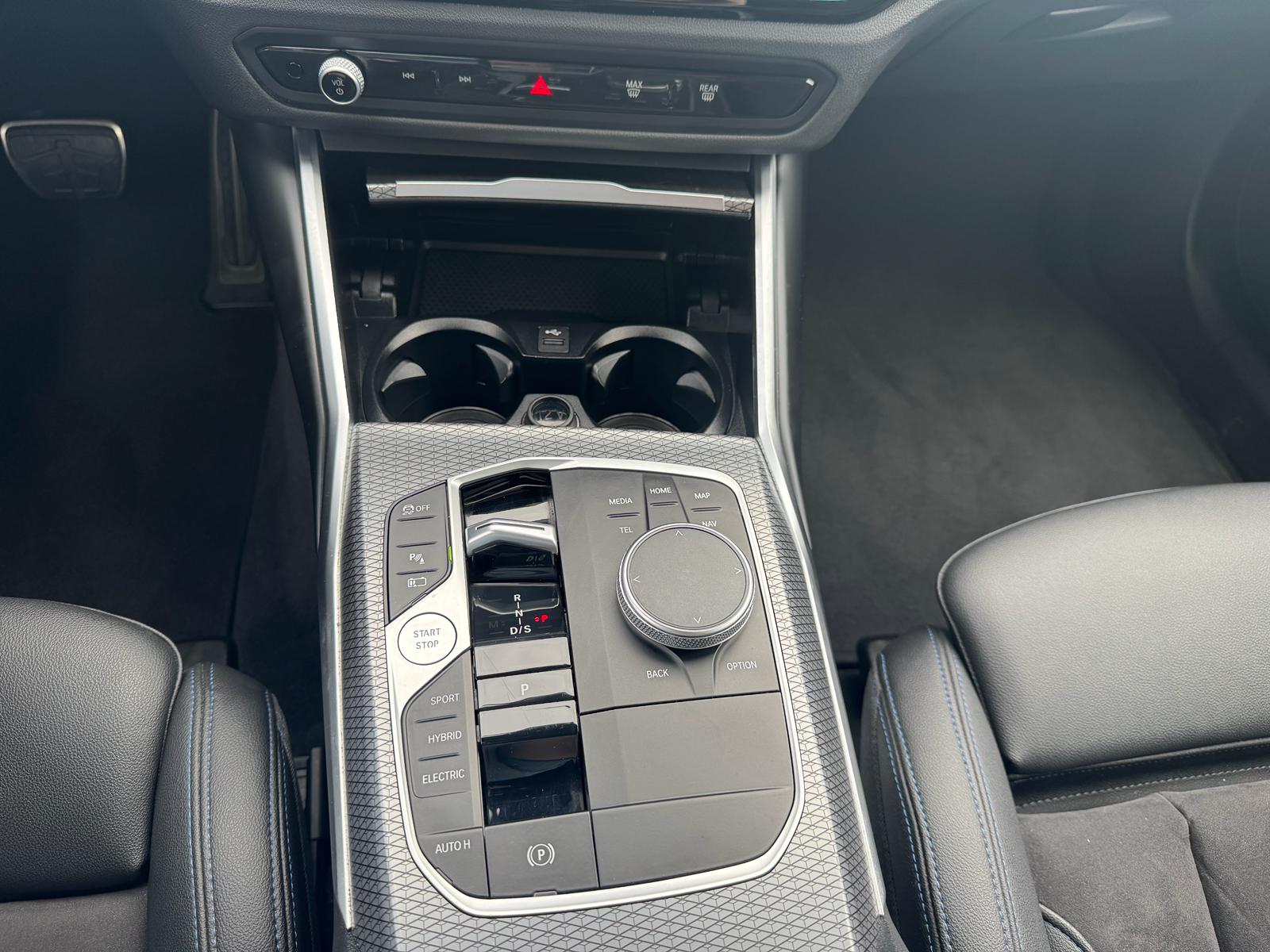 BMW 330e Steptronic M Sport Pro-image-13