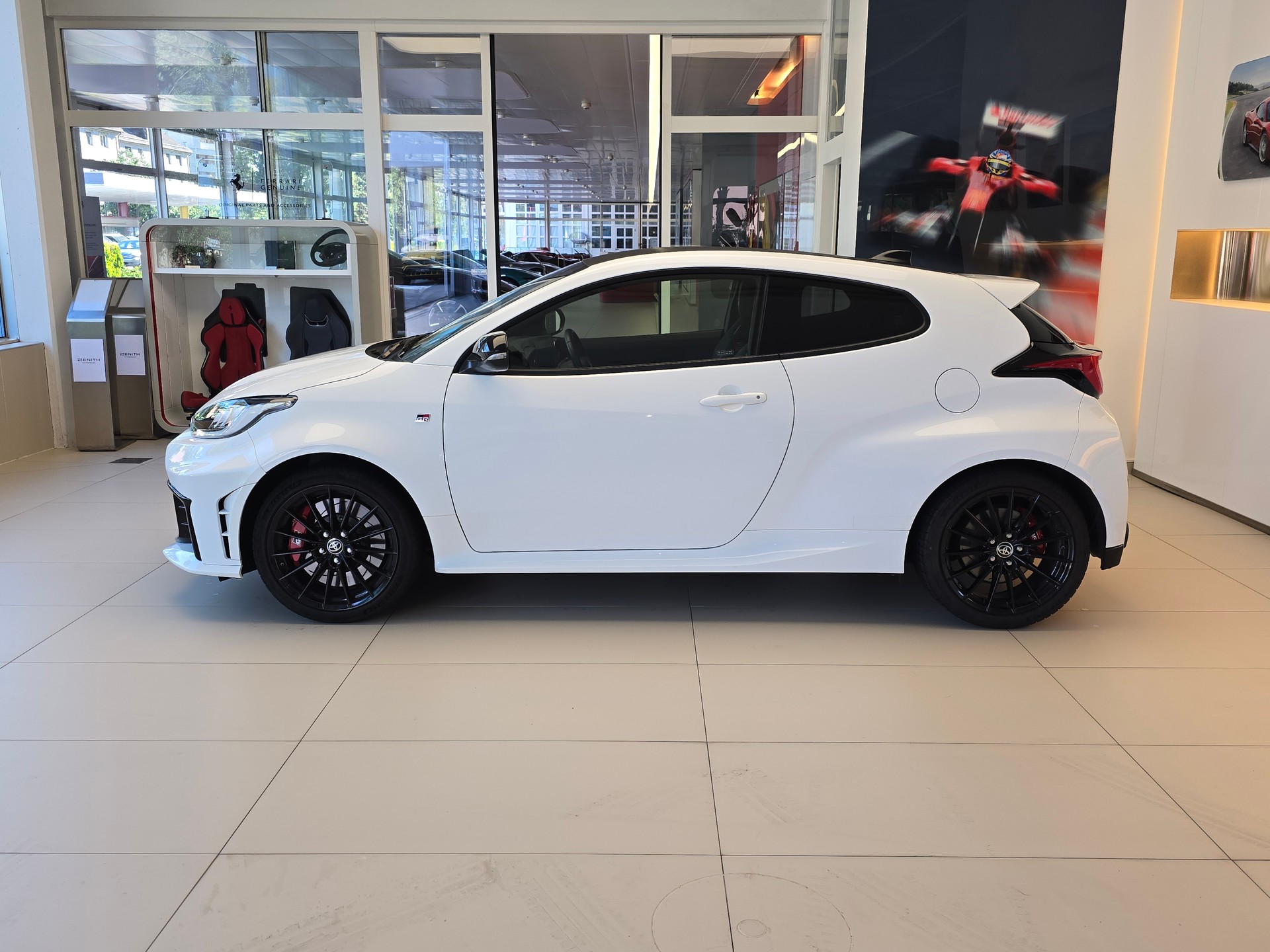 TOYOTA Yaris 1.6 GR Sport-image-7
