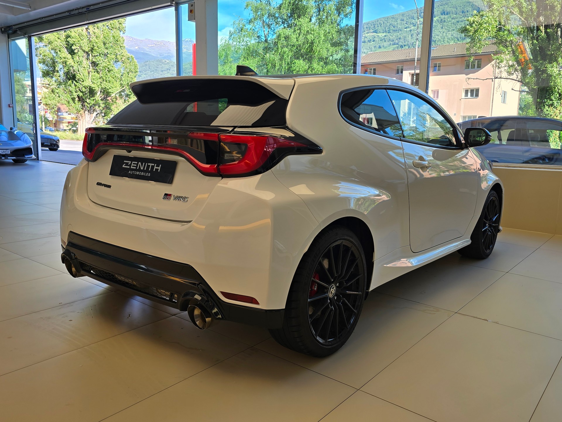 TOYOTA Yaris 1.6 GR Sport-image-4