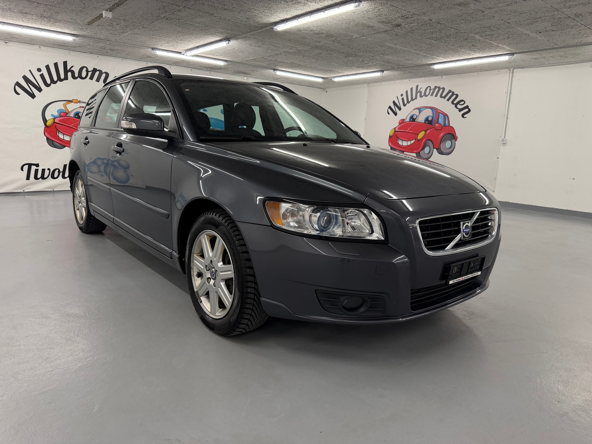 VOLVO V50 2.0D Kinetic Powershift-showroom-element-1