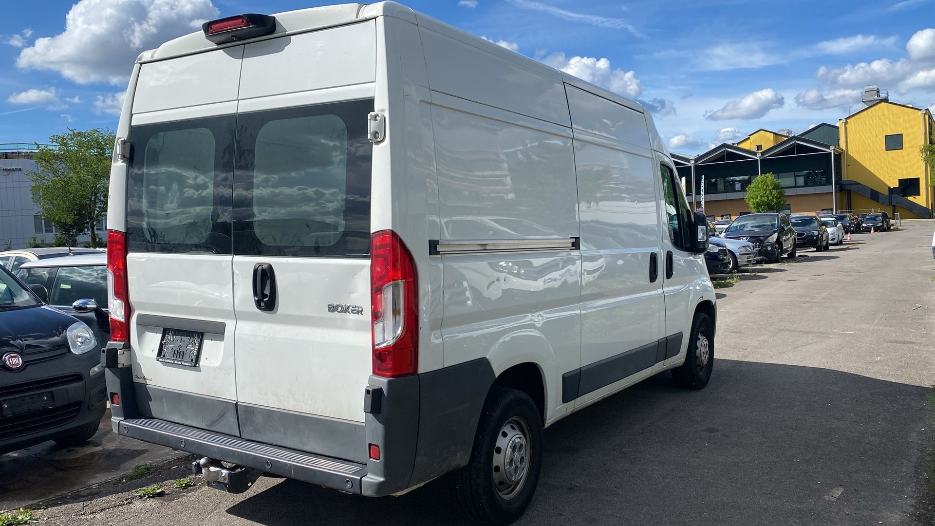 PEUGEOT Boxer 2.2 HDI 335 Allure L2H2-image-8