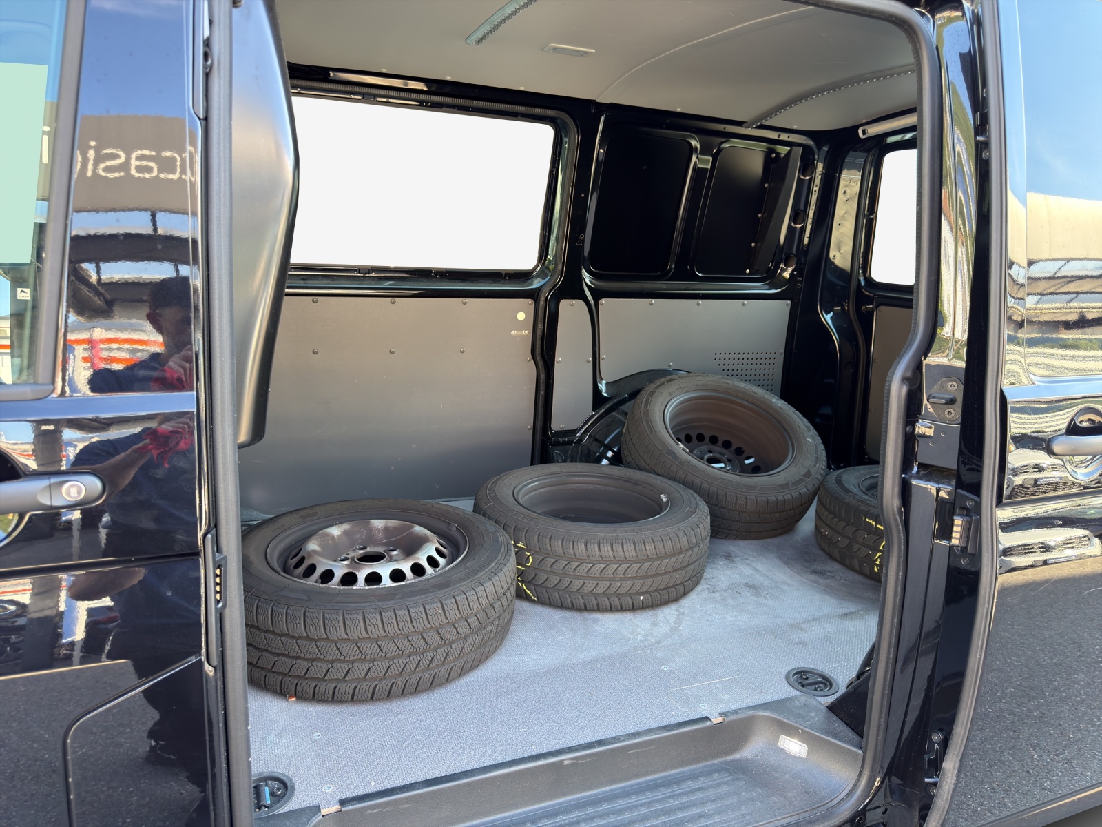 VW T6.1 2.0 TDI DSG-image-11