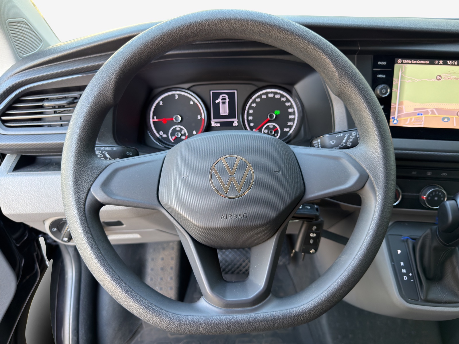 VW T6.1 2.0 TDI DSG-image-9