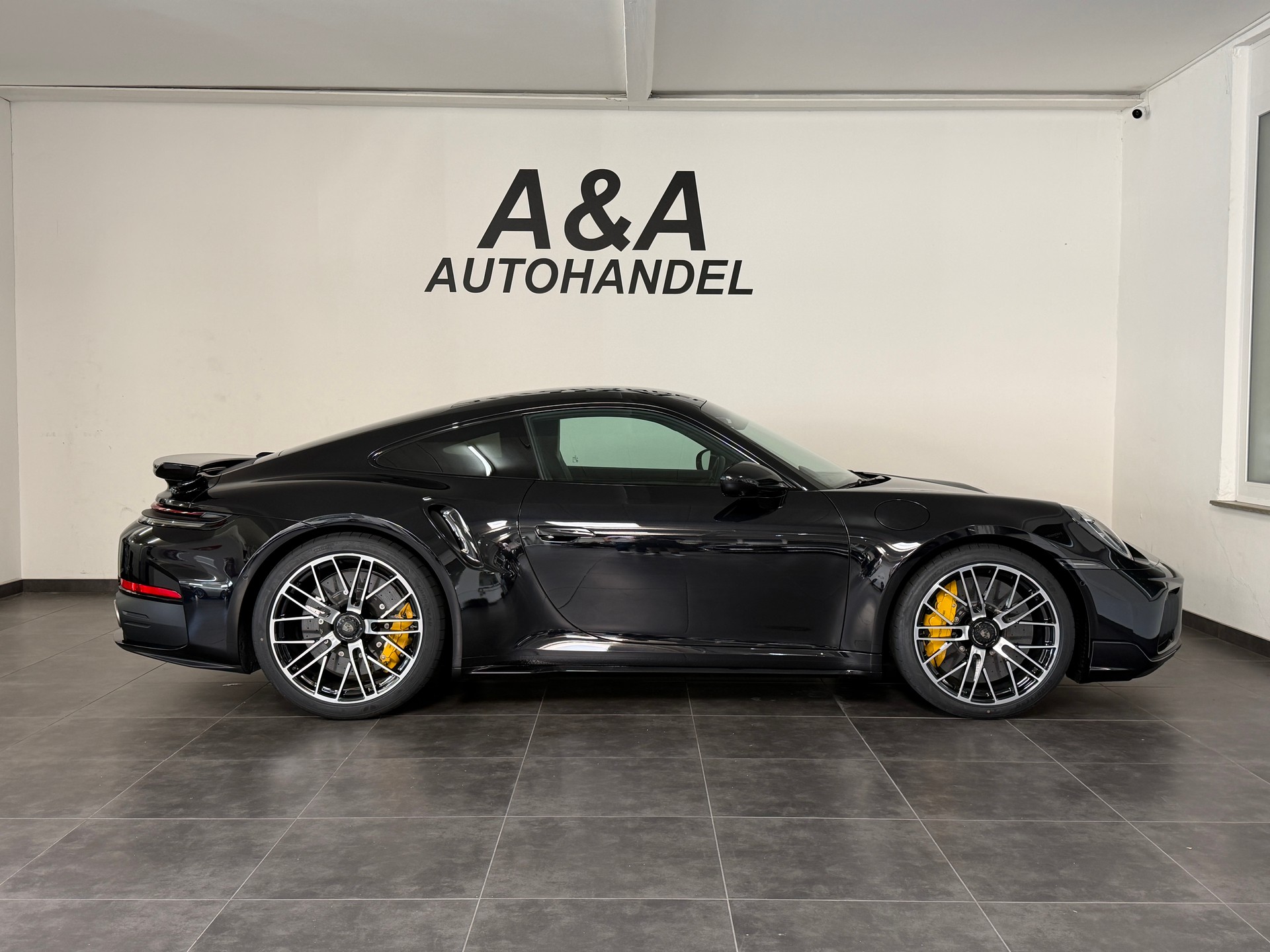 PORSCHE 911 Turbo S PDK-image-2