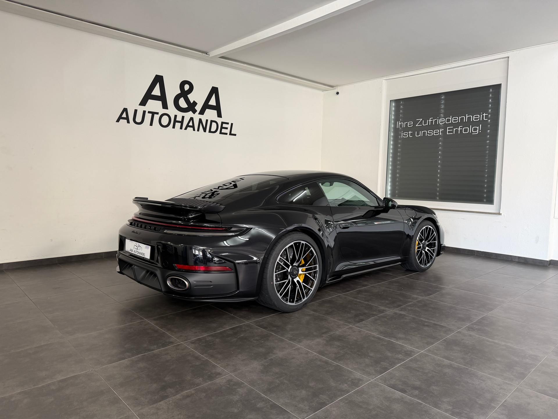 PORSCHE 911 Turbo S PDK-image-3