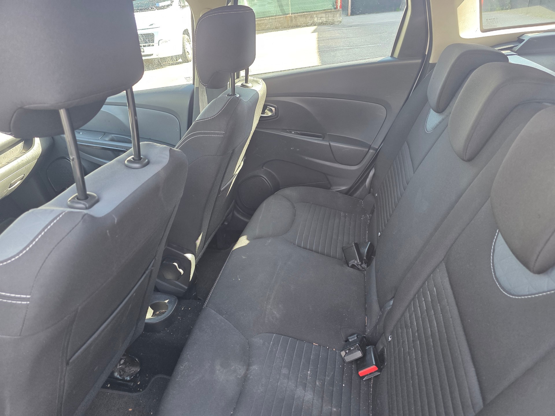 RENAULT Clio Grandtour 1.5 dCi Swiss Edition-image-6