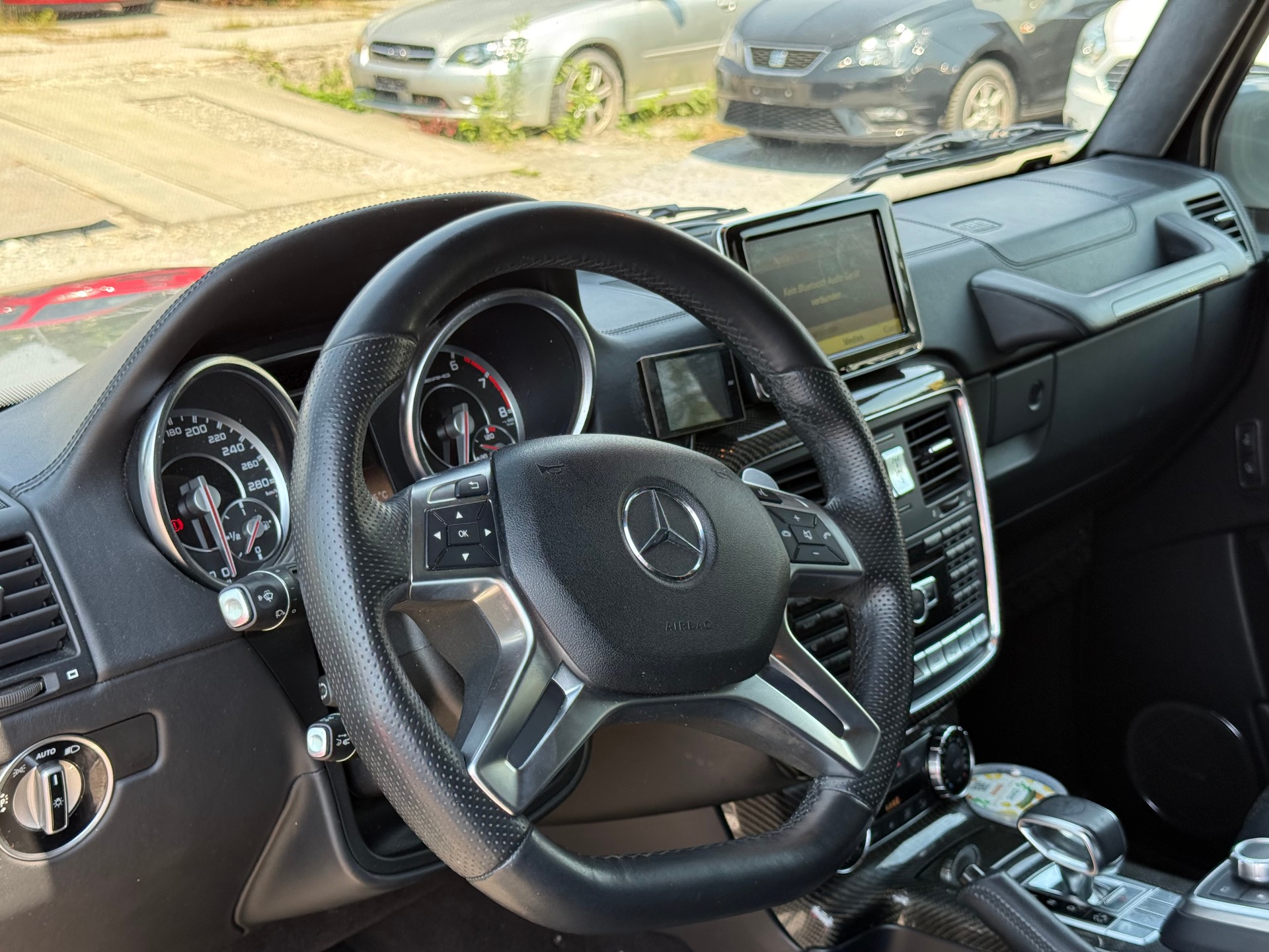 MERCEDES-BENZ G 63 AMG Automatic-image-8