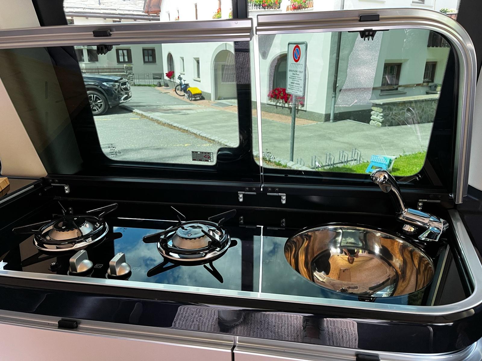 MERCEDES-BENZ 250 d 4matic-image-2