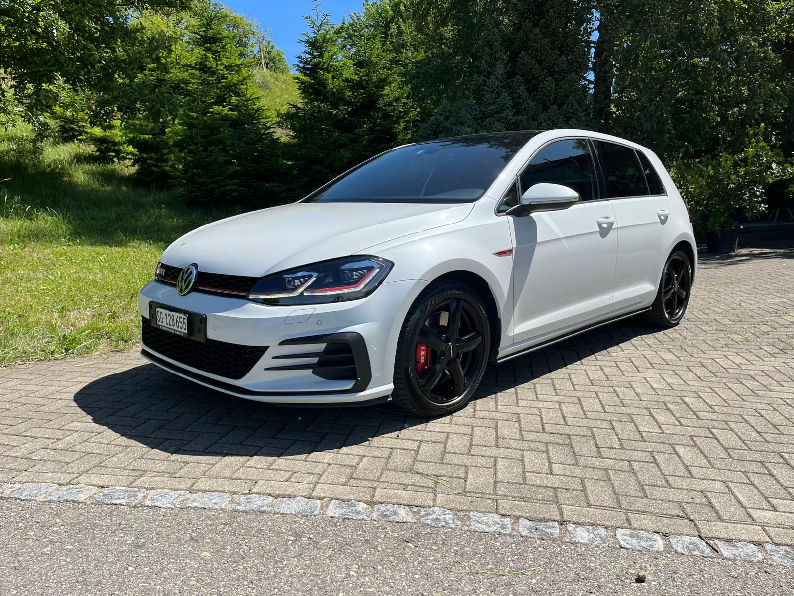 VW Golf 2.0 TSI GTI Performance-image-0
