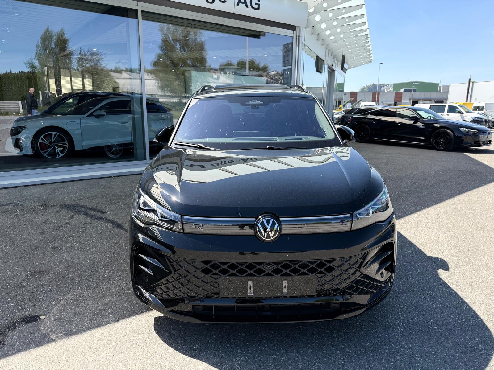 VW Tiguan 2.0 TSI DSG R-Line Plus 4Motion-image-8