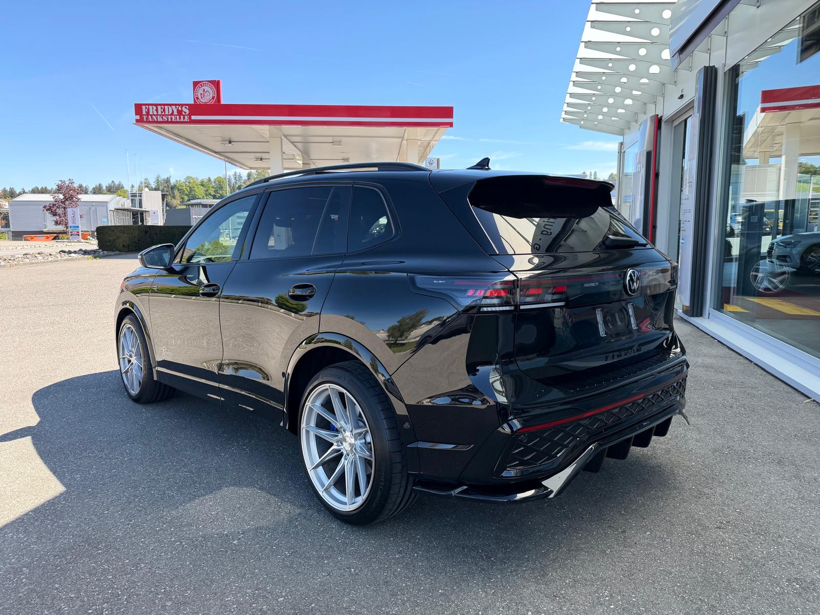 VW Tiguan 2.0 TSI DSG R-Line Plus 4Motion-showroom-element-2