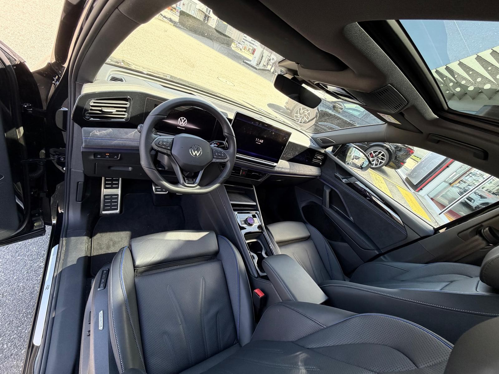 VW Tiguan 2.0 TSI DSG R-Line Plus 4Motion-image-12