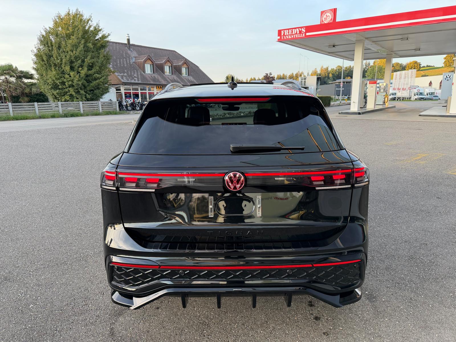 VW Tiguan 2.0 TSI DSG R-Line Plus 4Motion-image-3