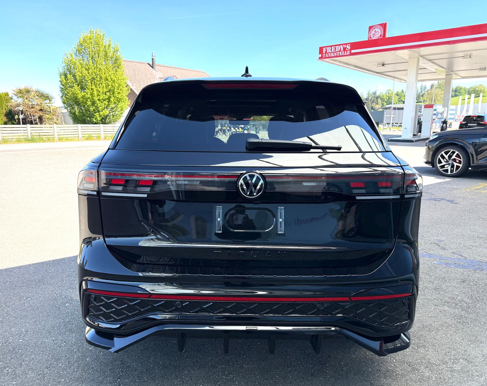 VW Tiguan 2.0 TSI DSG R-Line Plus 4Motion-showroom-element-3