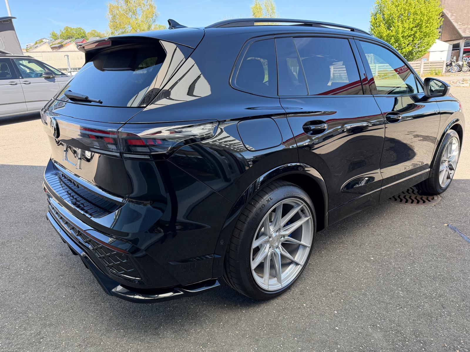 VW Tiguan 2.0 TSI DSG R-Line Plus 4Motion-image-5