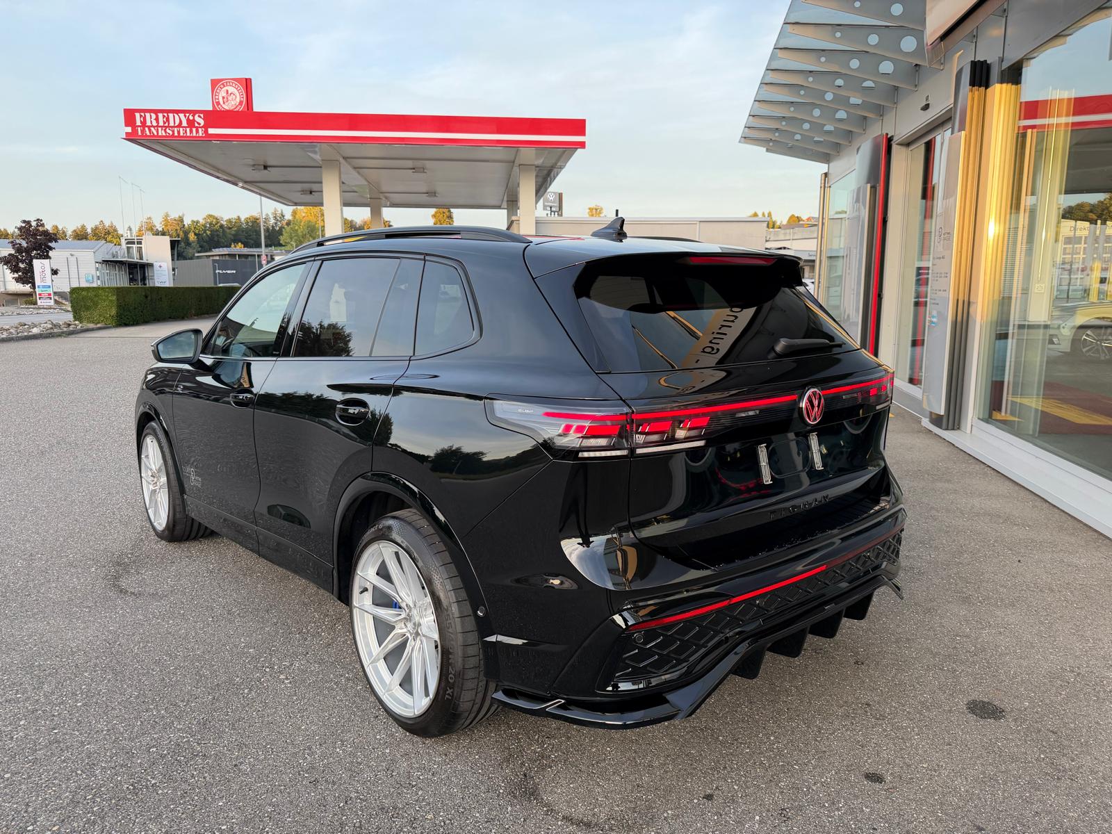 VW Tiguan 2.0 TSI DSG R-Line Plus 4Motion-image-2
