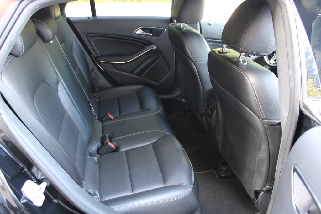 MERCEDES-BENZ CLA 200-image-3