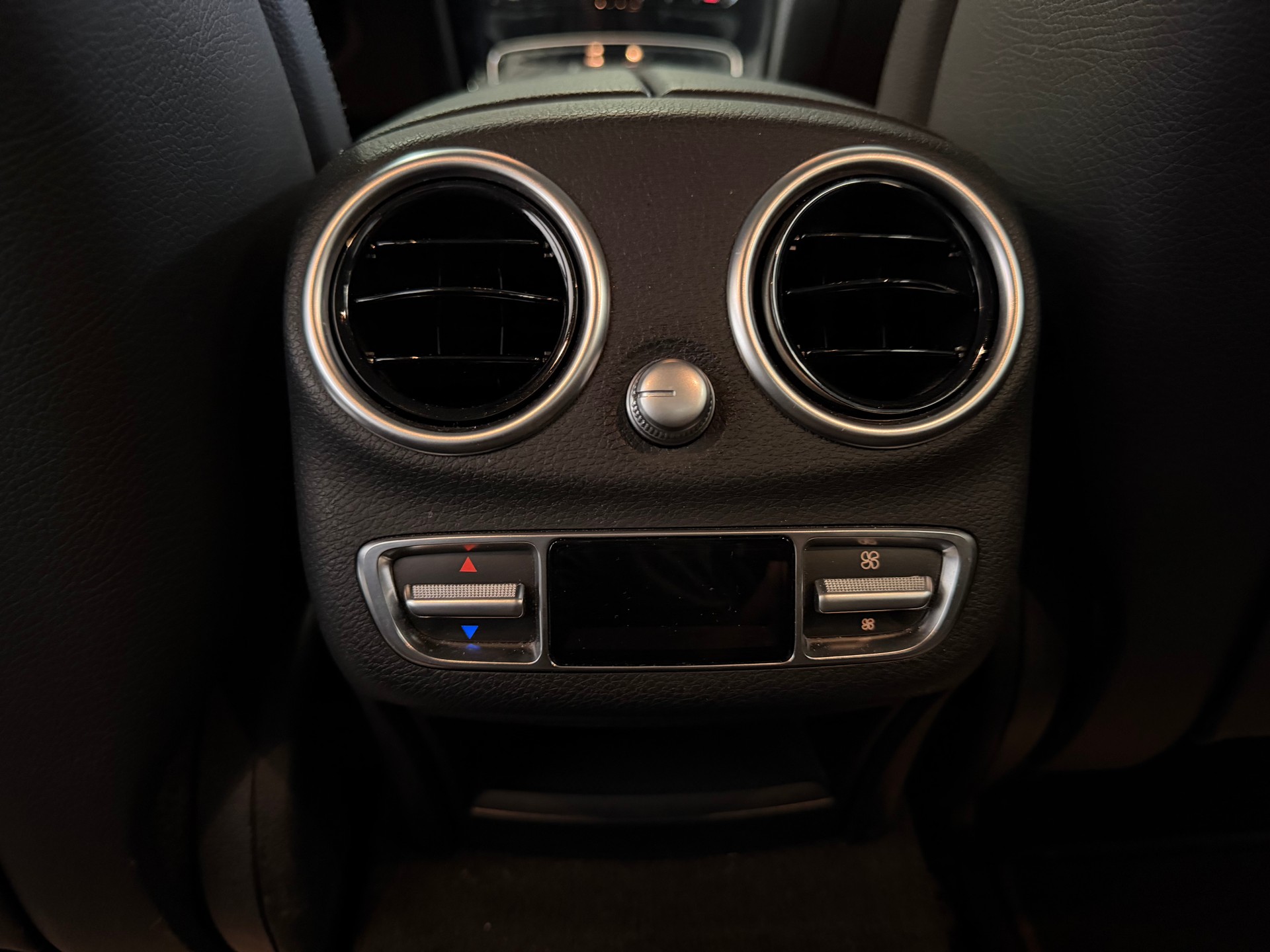 MERCEDES-BENZ C 180 Avantgarde 9G-Tronic | CH-Auto | Ab MFK 05.2025 | RF-Kamera-image-13