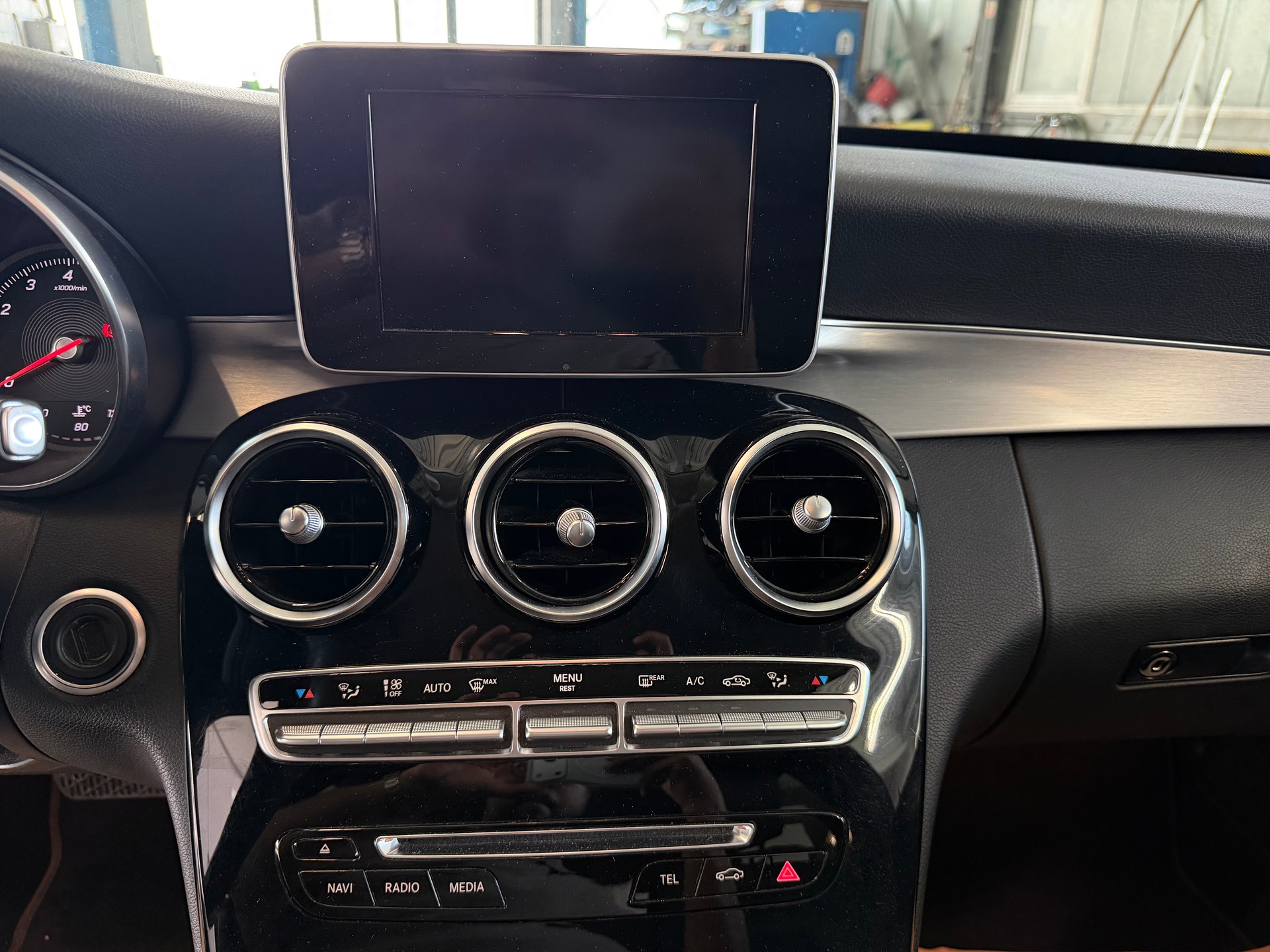 MERCEDES-BENZ C 180 Avantgarde 9G-Tronic | CH-Auto | Ab MFK 05.2025 | RF-Kamera-image-14