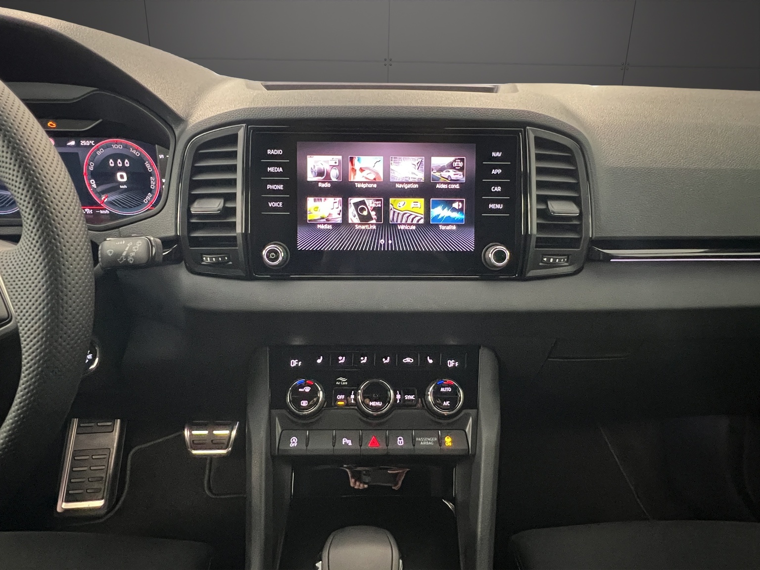 SKODA Karoq 2.0 TSI SportLine 4x4 DSG-image-10