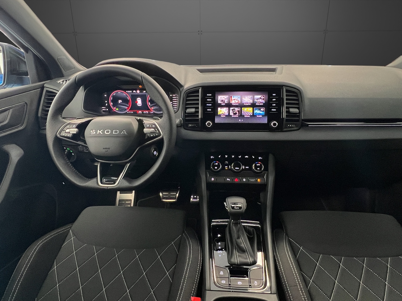 SKODA Karoq 2.0 TSI SportLine 4x4 DSG-image-9