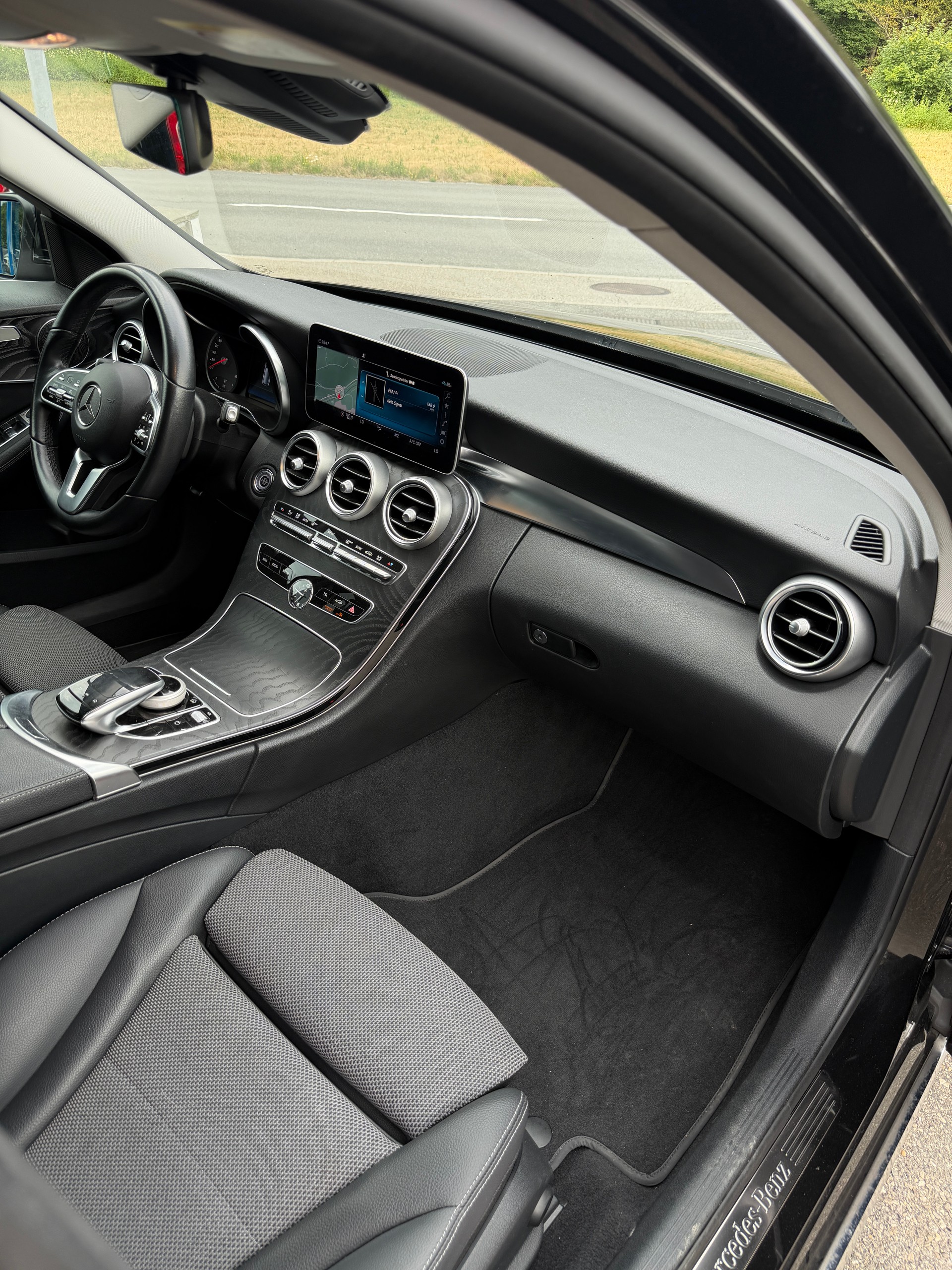 MERCEDES-BENZ C 180 Avantgarde-image-9