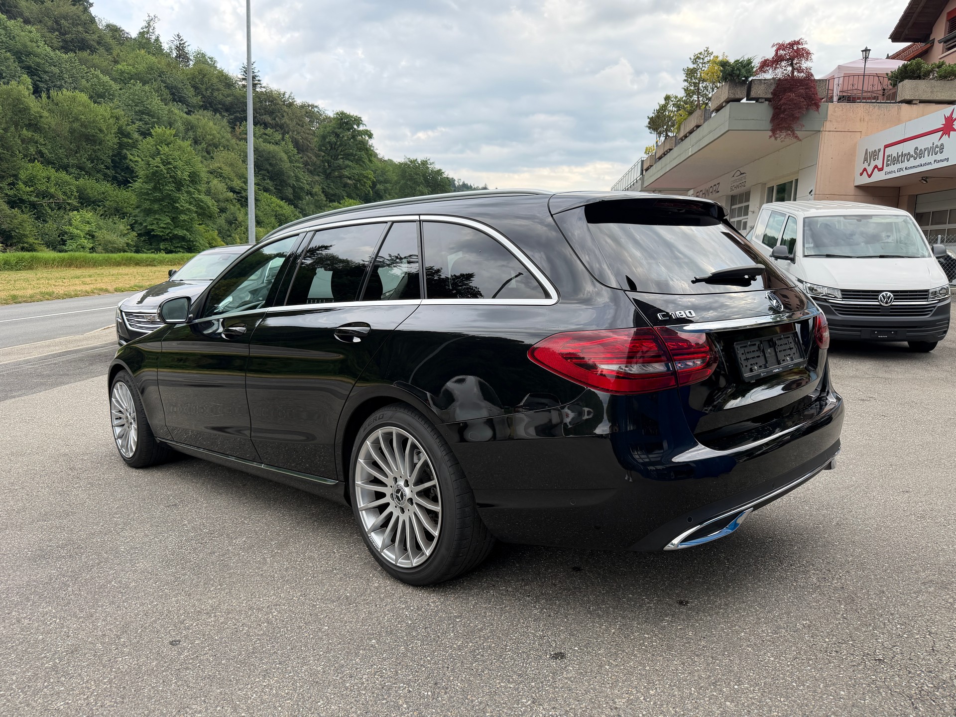 MERCEDES-BENZ C 180 Avantgarde-image-4