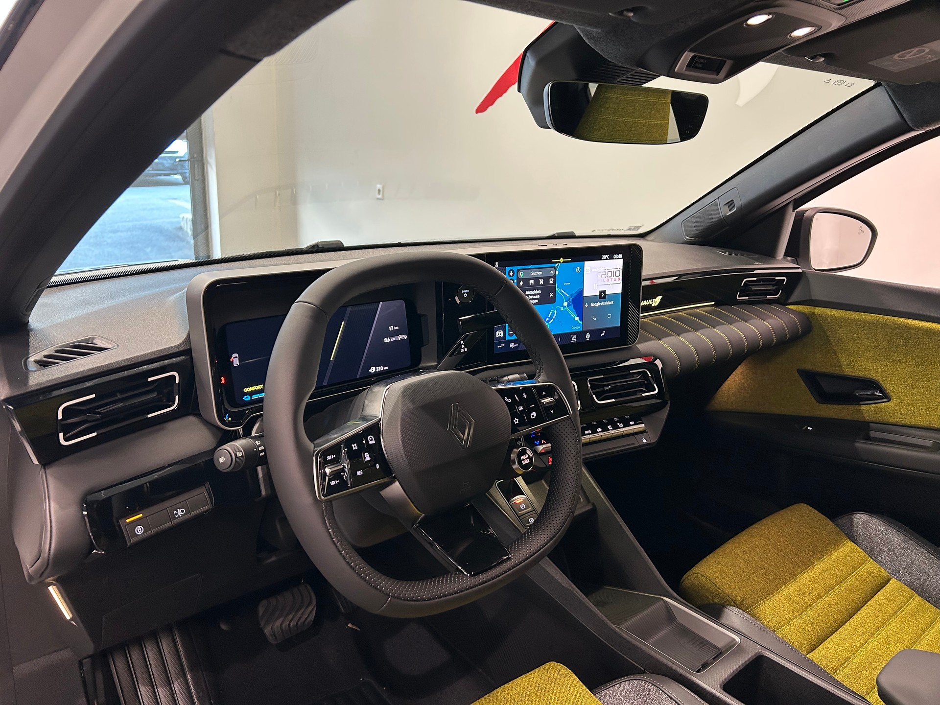 RENAULT R5 E-Tech Comfort Range 52 kWh Iconic Five-image-9