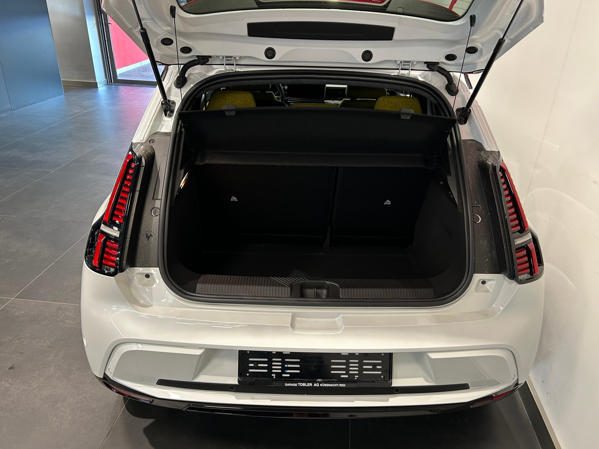 RENAULT R5 E-Tech Comfort Range 52 kWh Iconic Five-image-20