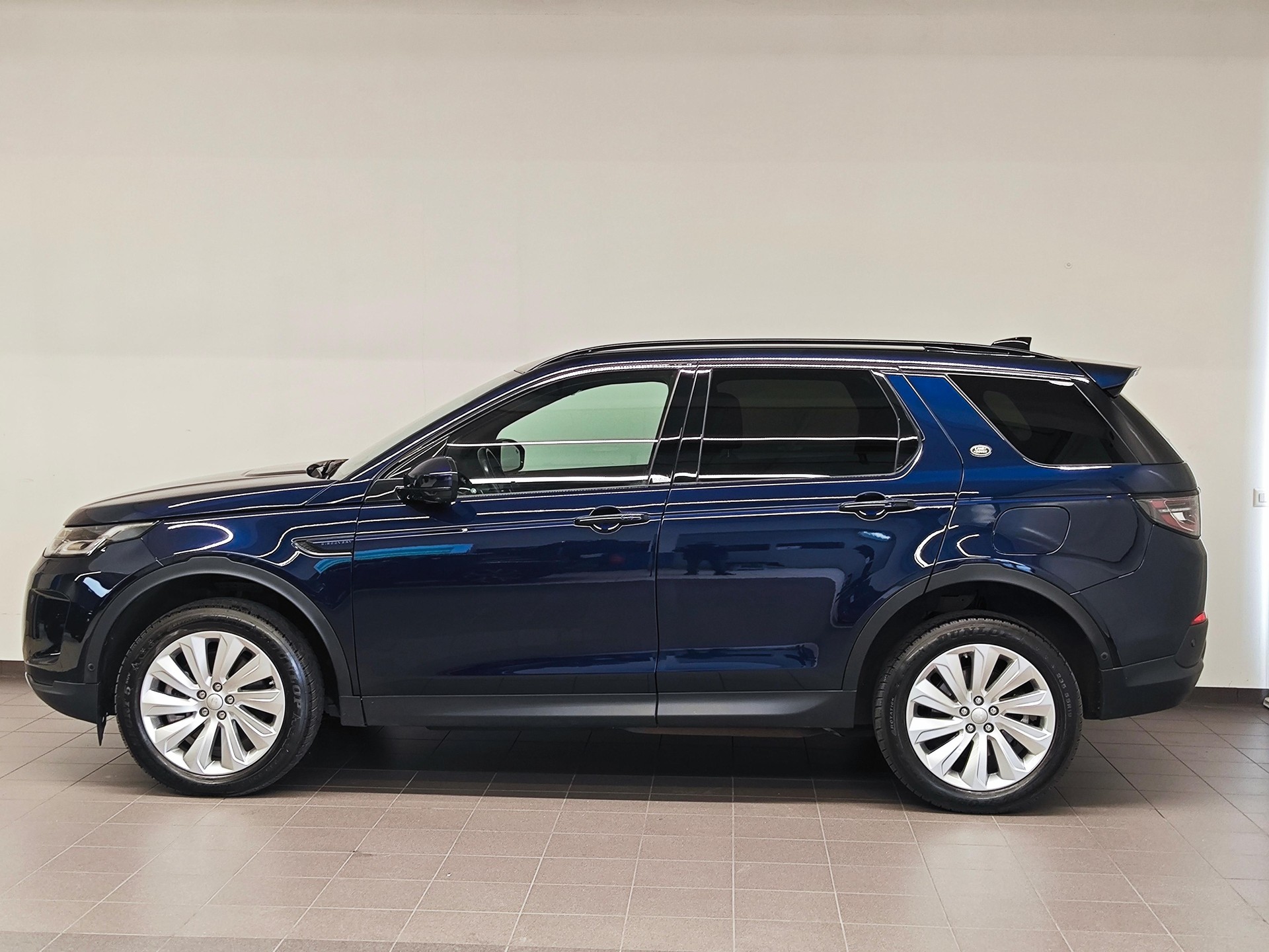 LAND ROVER Discovery Sport 1.5 T 300e SE-image-8