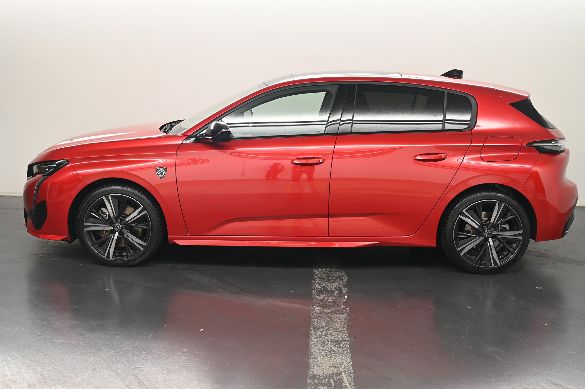 PEUGEOT 308 1.6 PHEV 225 GT-image-3