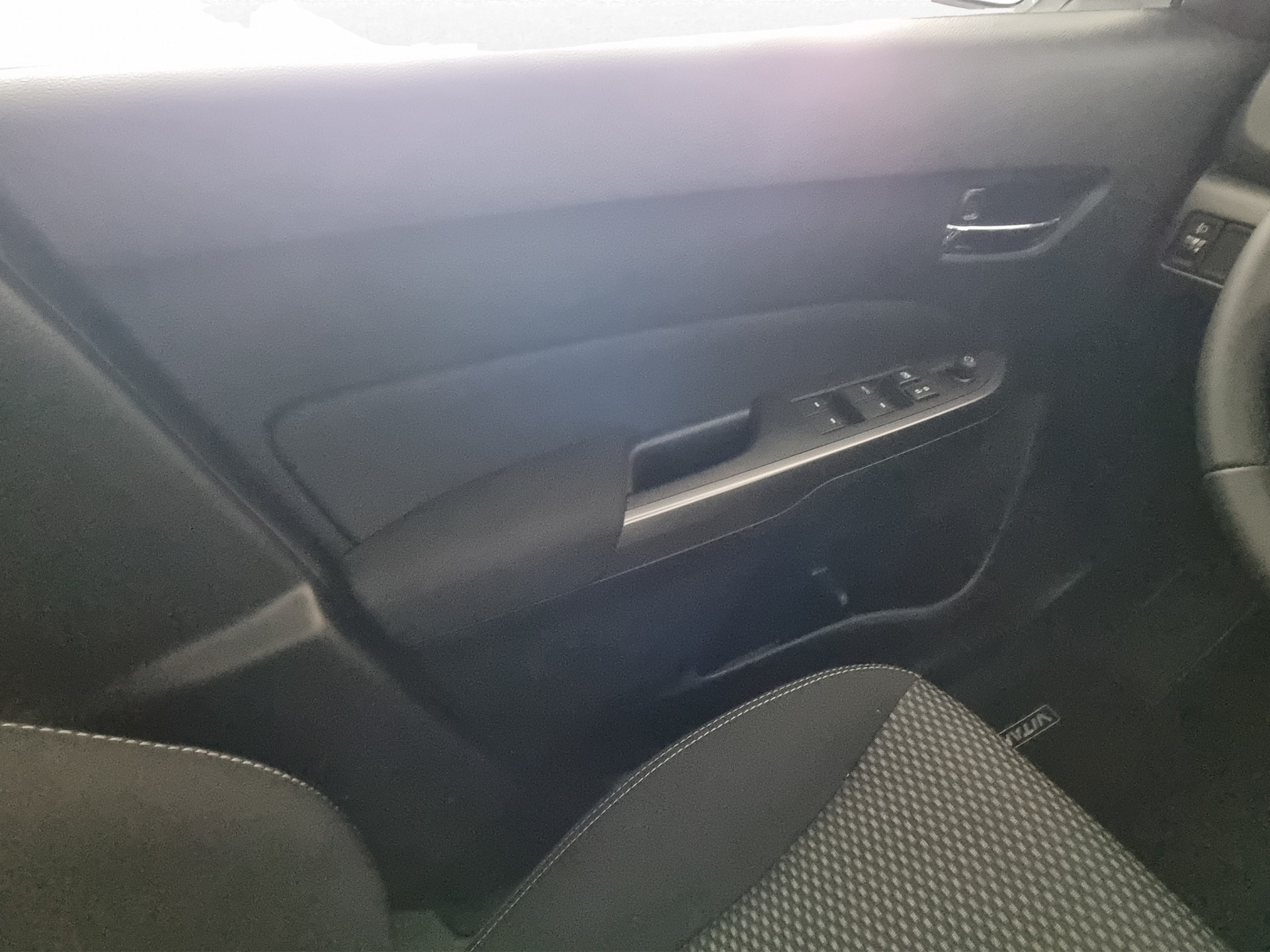 SUZUKI Vitara 1.4 Compact+ Hyb. 4x4 AT-image-11