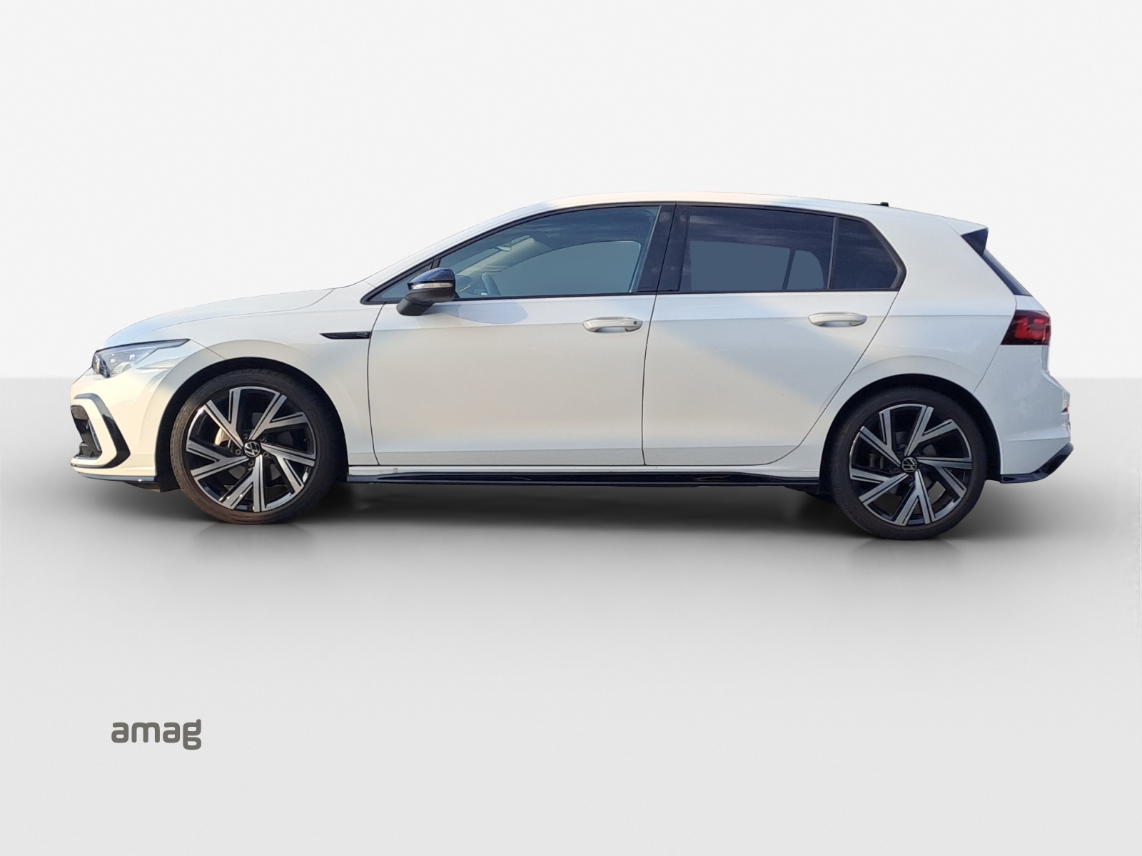 VW Golf 1.5 eTSI mHEV ACT R-Line 75 Edition DSG-showroom-element-1