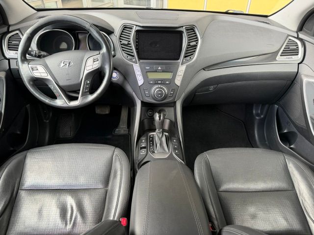 HYUNDAI Santa Fe 2.2 CRDI Premium 4WD Automatic-image-11