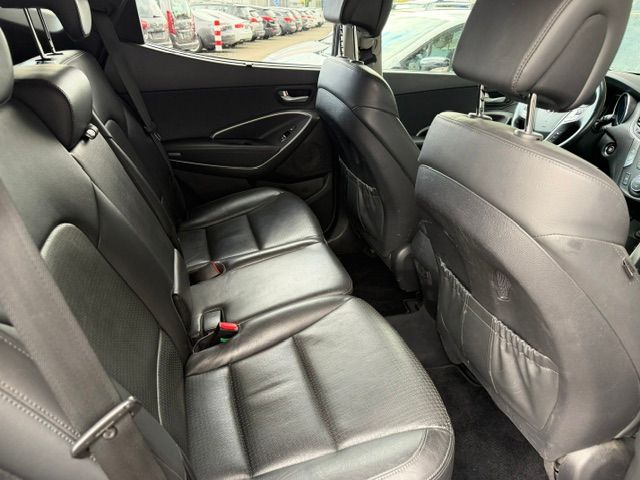 HYUNDAI Santa Fe 2.2 CRDI Premium 4WD Automatic-image-9