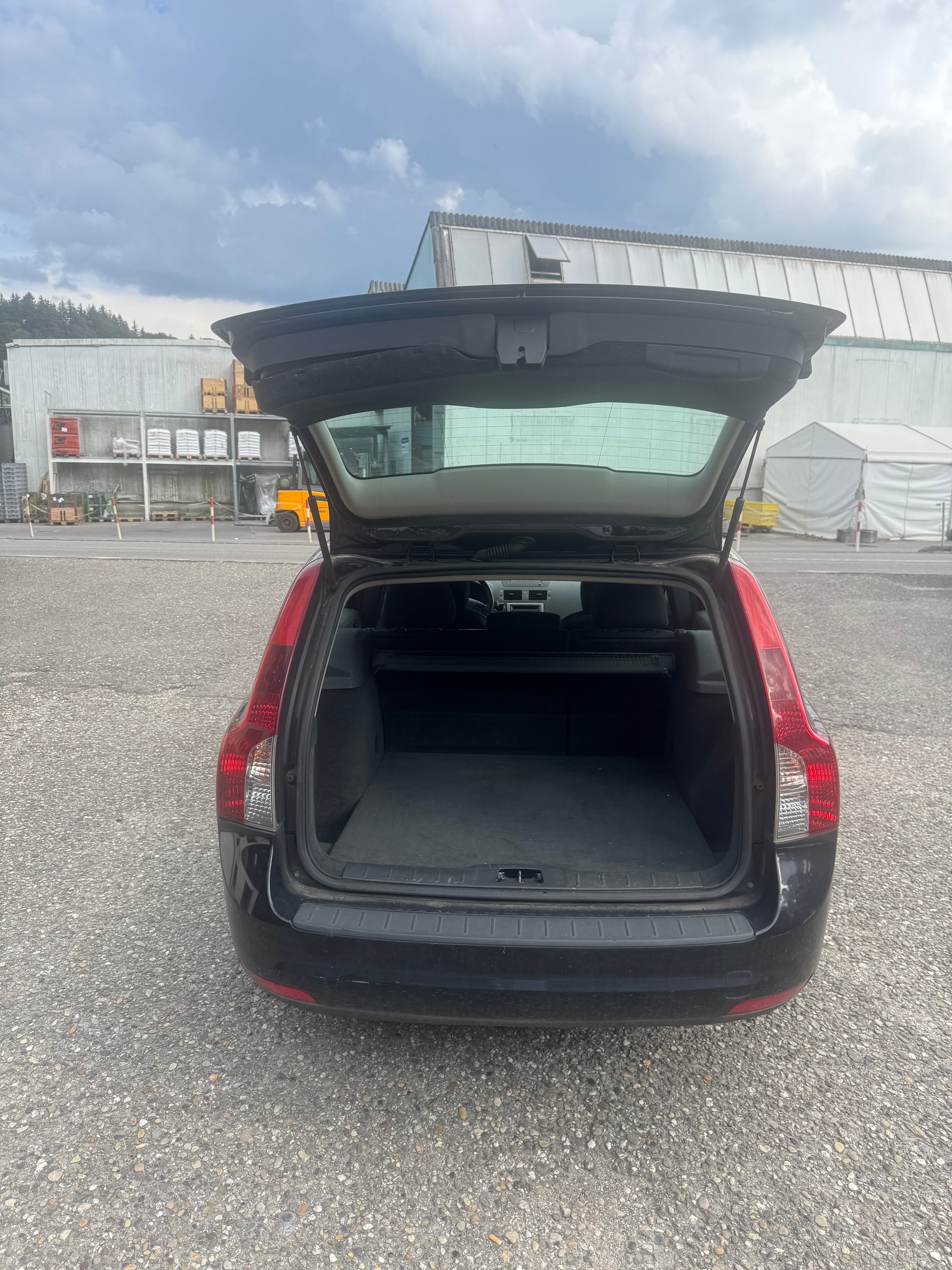 VOLVO V50 2.4I Momentum Geartronic-image-8